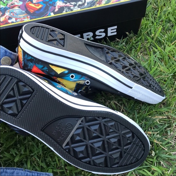 NWB 🤩 CONVERSE X DC SUPERMAN ALLSTAR WOMENS - Picture 4 of 7